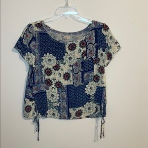 Hollister cropped tee